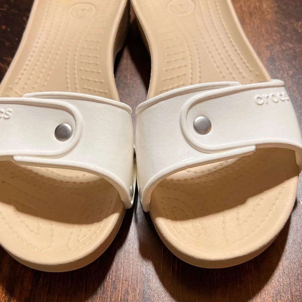 CROCS Classic White Slide Sandals - Picture 2 of 7